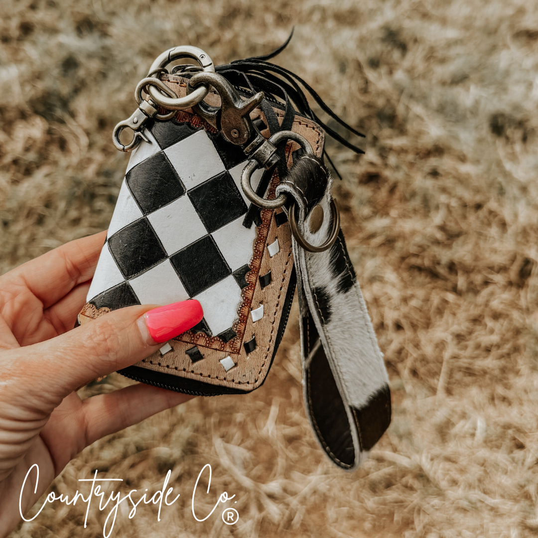 The Sidekick Checkered Mini Wallet Keychain – Countryside Co.