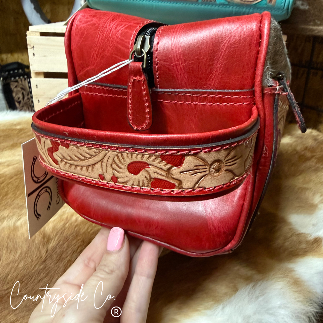 The Painted Desert Leather Toiletry Bag