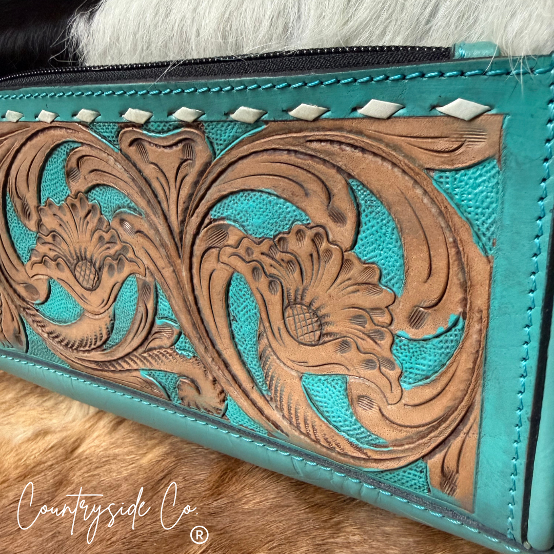 The Painted Desert Leather Toiletry Bag